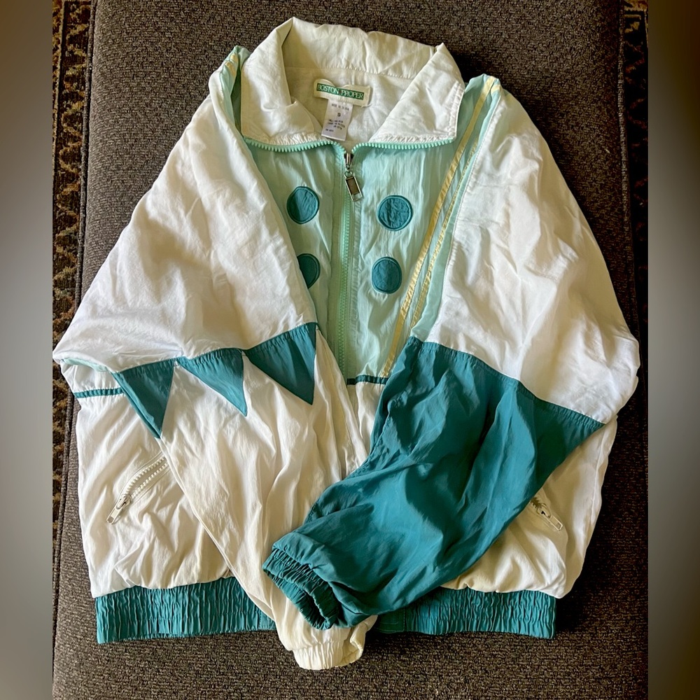 Adorable vintage, size small, Boston Proper windbreaker!